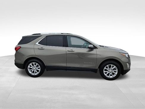 Used 2018 Chevrolet Equinox LT w/ Sun & Infotainment Package image 6