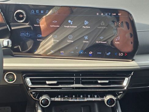 New 2026 Chevrolet Traverse LT image 12