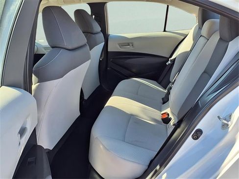 Used 2022 Toyota Corolla LE image 20