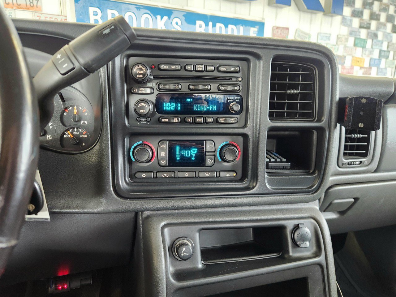 Used 2006 Chevrolet Silverado 3500 LT w/ Heavy-Duty Power Package AWD/4WD image 8