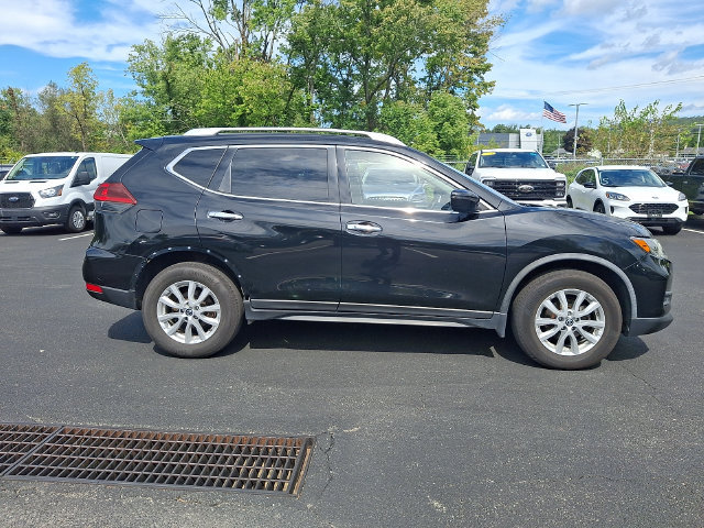 Used 2018 Nissan Rogue SV AWD/4WD image 15