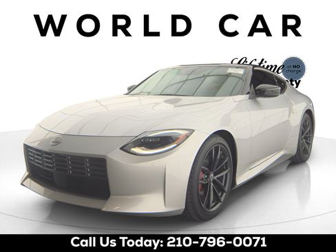 Used 2025 Nissan Z Performance w/ Floor Mat Package RWD image 4