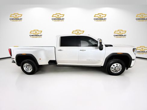 Used 2024 GMC Sierra 3500 Denali Ultimate AWD/4WD image 9