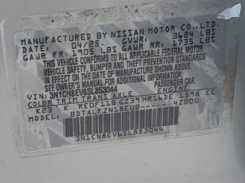 Used 2025 Nissan Versa SV FWD image 29