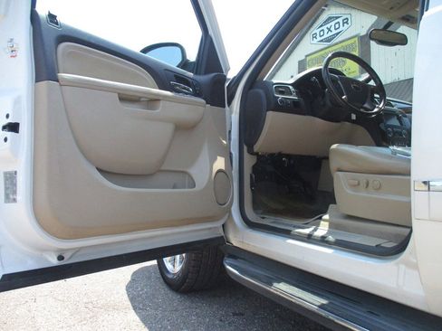 Used 2010 GMC Yukon Denali image 6