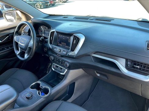 Used 2024 GMC Terrain SLE AWD/4WD image 13