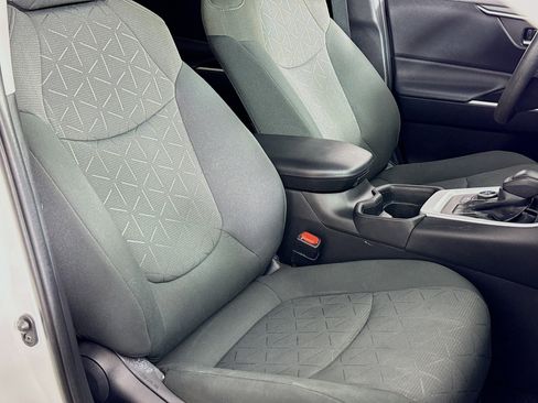 Used 2021 Toyota RAV4 XLE image 35