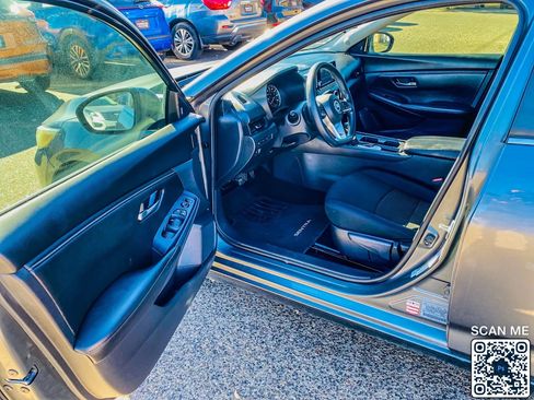 Used 2022 Nissan Sentra S image 12