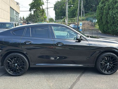 Used 2022 BMW X6 xDrive40i w/ M Sport Package AWD/4WD image 11