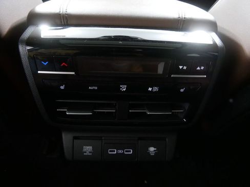 Used 2022 Acura MDX SH-AWD w/ Advance Package image 20