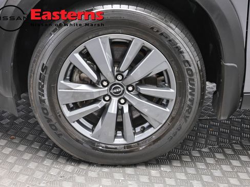 Used 2022 Nissan Pathfinder SV AWD/4WD image 29