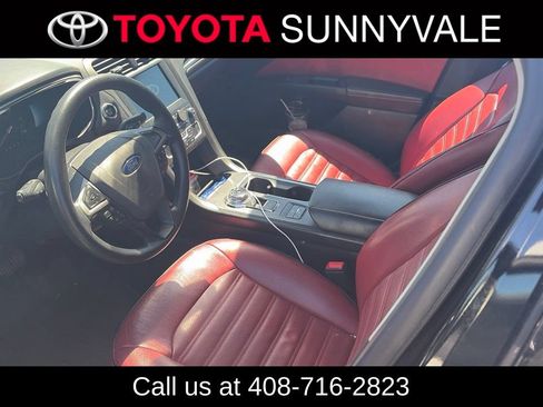 Used 2019 Ford Fusion SE FWD image 4