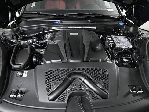 New 2026 Porsche Macan GTS image 39