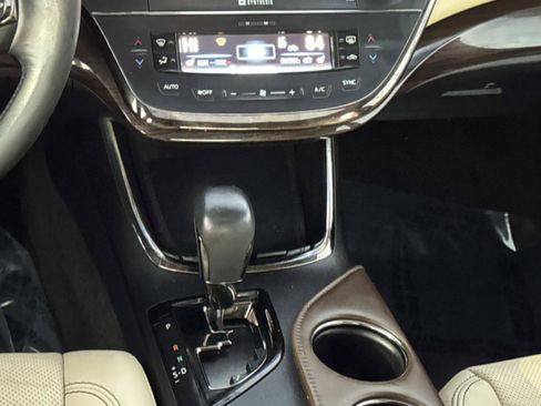 Used 2013 Toyota Avalon Limited image 4