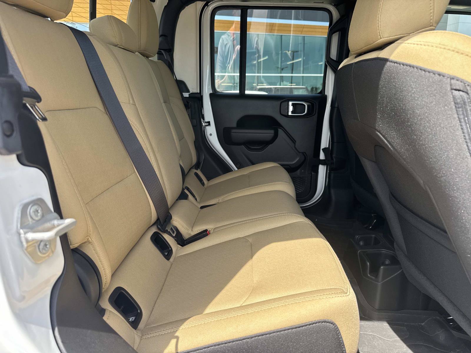 Used 2023 Jeep Gladiator Sport AWD/4WD image 8