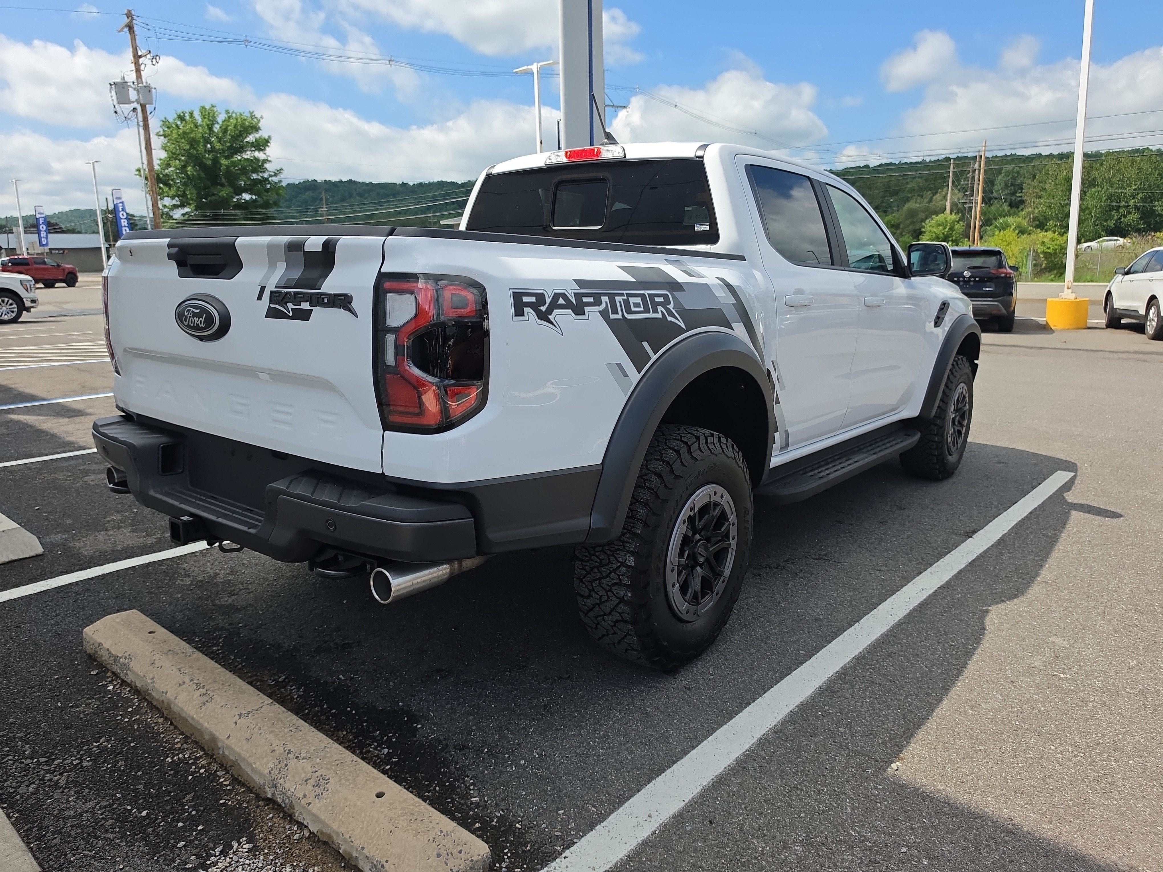 Used 2025 Ford Ranger Raptor AWD/4WD image 3