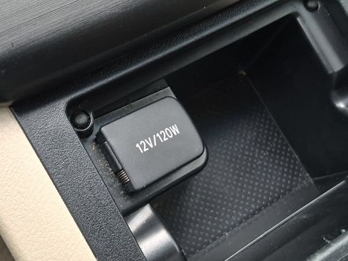 Used 2012 Toyota Camry LE FWD image 33