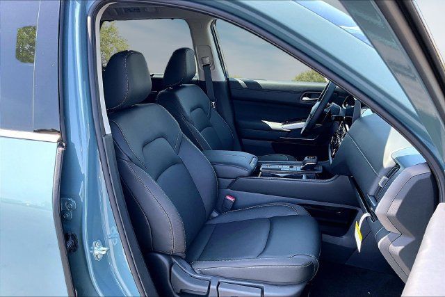 New 2026 Nissan Pathfinder SL w/ SL Premium Package FWD image 11