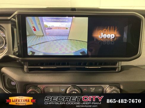 New 2025 Jeep Gladiator Sport image 22