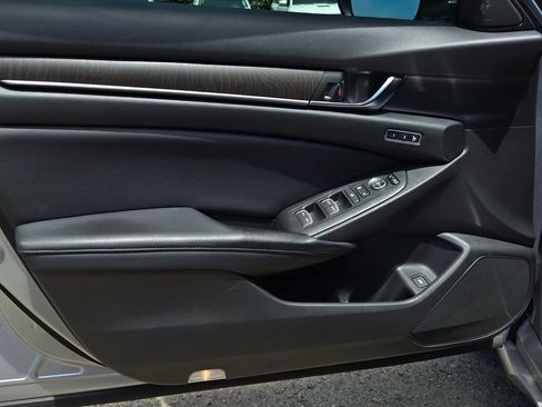 Used 2018 Honda Accord EX-L image 11
