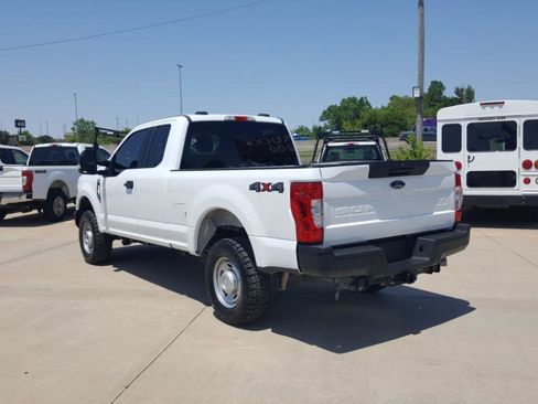 Used 2022 Ford F250 XL w/ Power Equipment Group AWD/4WD image 9