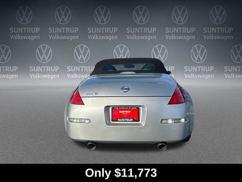 Used 2008 Nissan 350Z Touring image 4