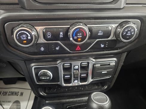 Used 2020 Jeep Gladiator Sport w/ Quick Order Package 24S AWD/4WD image 15