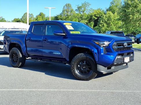 Used 2024 Toyota Tacoma SR5 AWD/4WD image 2