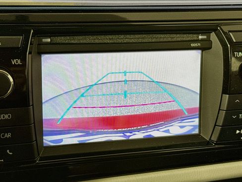 Used 2016 Toyota Corolla LE FWD image 13