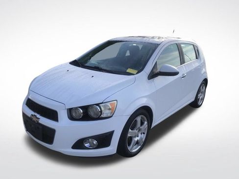 Used 2015 Chevrolet Sonic LTZ FWD image 2