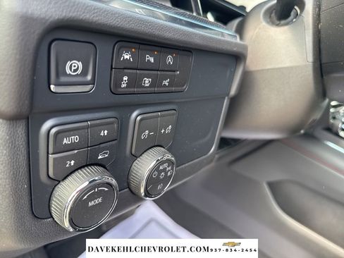 Used 2025 Chevrolet Suburban RST w/ Comfort Package image 11