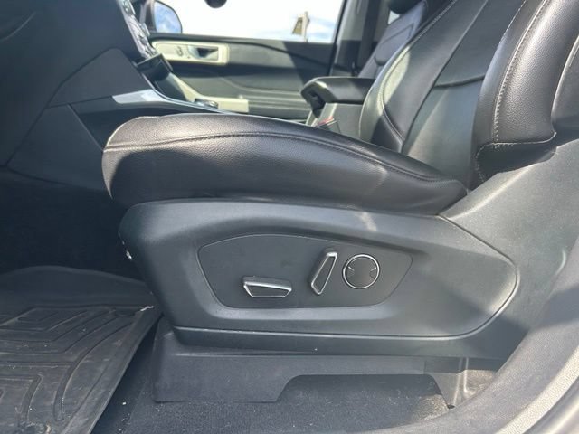 Used 2020 Ford Explorer Limited AWD/4WD image 16