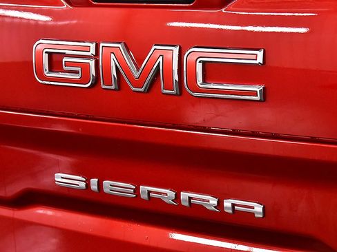 Used 2024 GMC Sierra 1500 SLT w/ SLT Premium Package AWD/4WD image 12