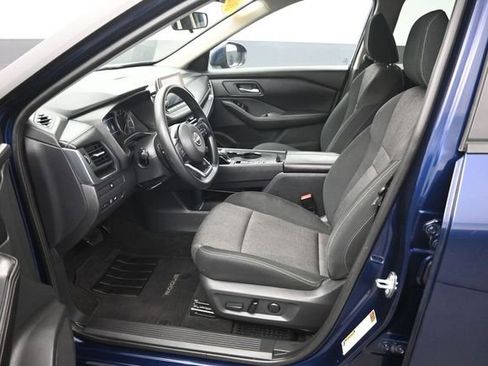 Used 2024 Nissan Rogue SV FWD image 9
