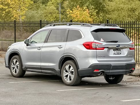 Used 2024 Subaru Ascent Premium w/ Convenience Package image 6