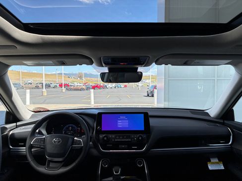 New 2026 Toyota Grand Highlander XLE image 15