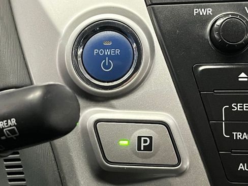 Used 2014 Toyota Prius V Five image 14