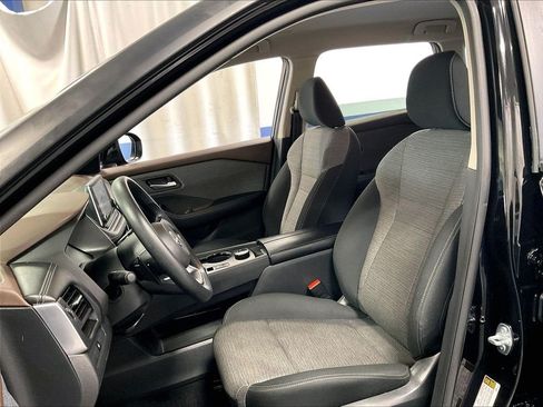 Used 2023 Nissan Rogue SV AWD/4WD image 10
