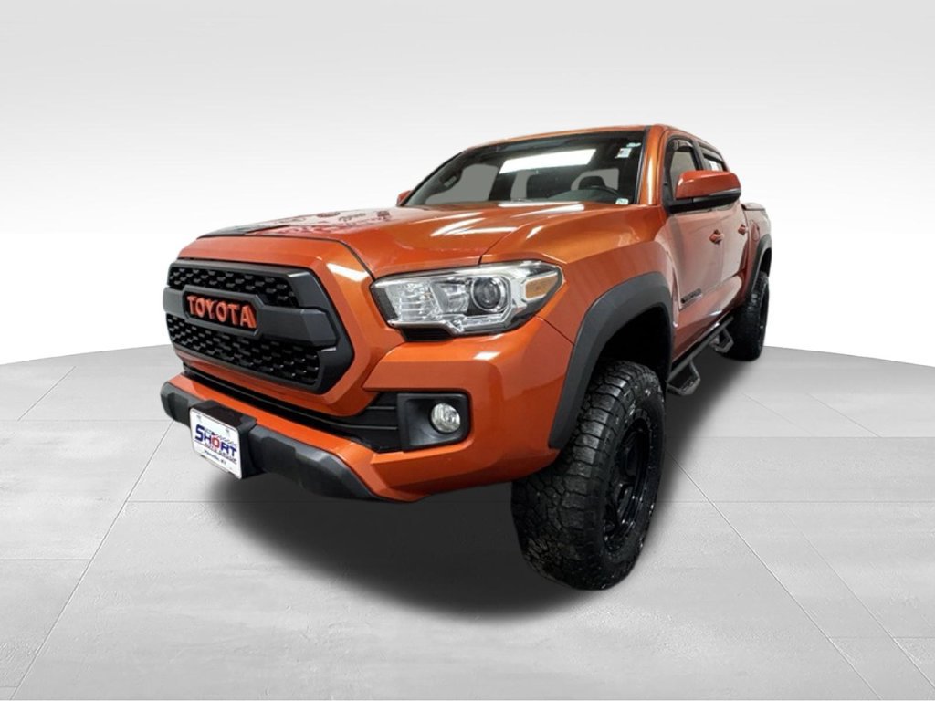 Used 2017 Toyota Tacoma TRD Off-Road w/ Tow Package (A/T) AWD/4WD image 3