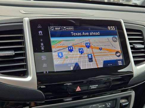Used 2017 Honda Pilot Elite image 19