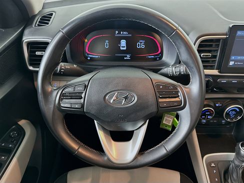 Used 2023 Hyundai Venue SEL image 18