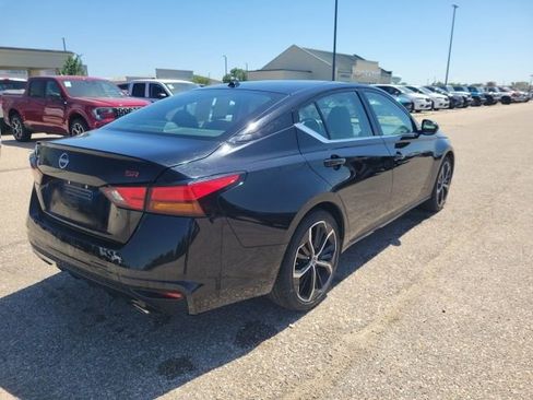 Used 2024 Nissan Altima 2.5 SR FWD image 21