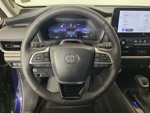 Used 2025 Toyota Grand Highlander Platinum image 13