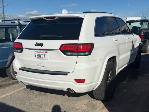 Used 2015 Jeep Grand Cherokee Altitude image 5