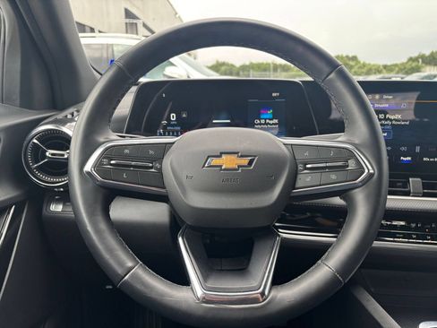 Used 2025 Chevrolet Equinox LT AWD/4WD image 28