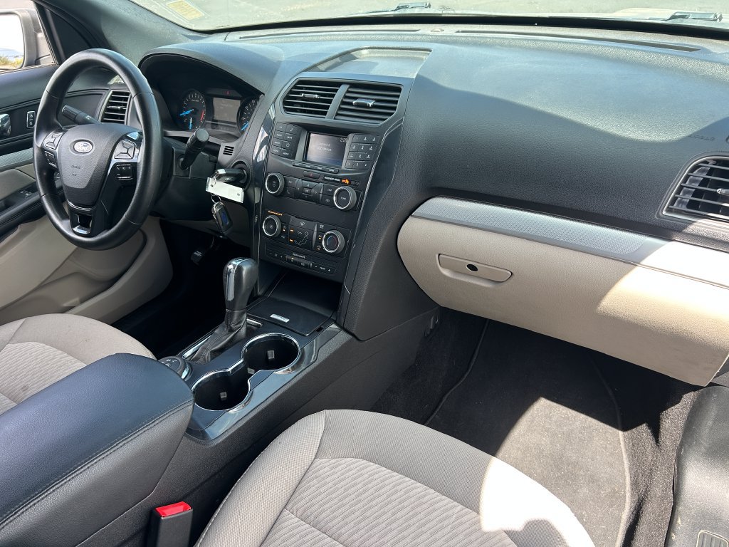 Used 2019 Ford Explorer 4WD w/ Class III Trailer Tow Package image 33