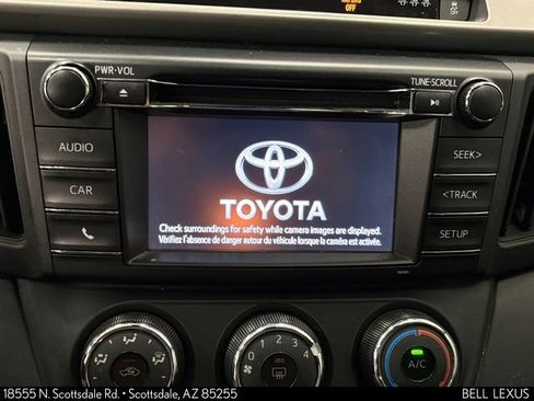 Used 2018 Toyota RAV4 LE FWD image 8