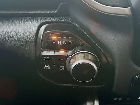 Used 2019 RAM 1500 Big Horn image 16