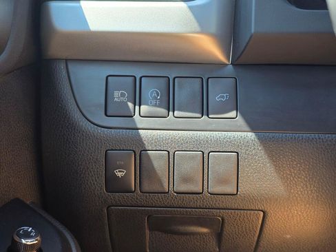 Used 2019 Toyota Highlander XLE AWD/4WD image 26