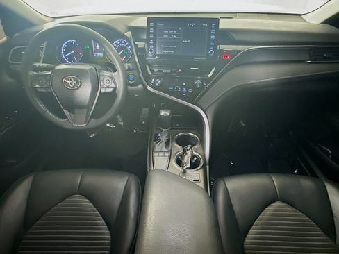 Used 2023 Toyota Camry SE w/ Cold Weather Package FWD image 27